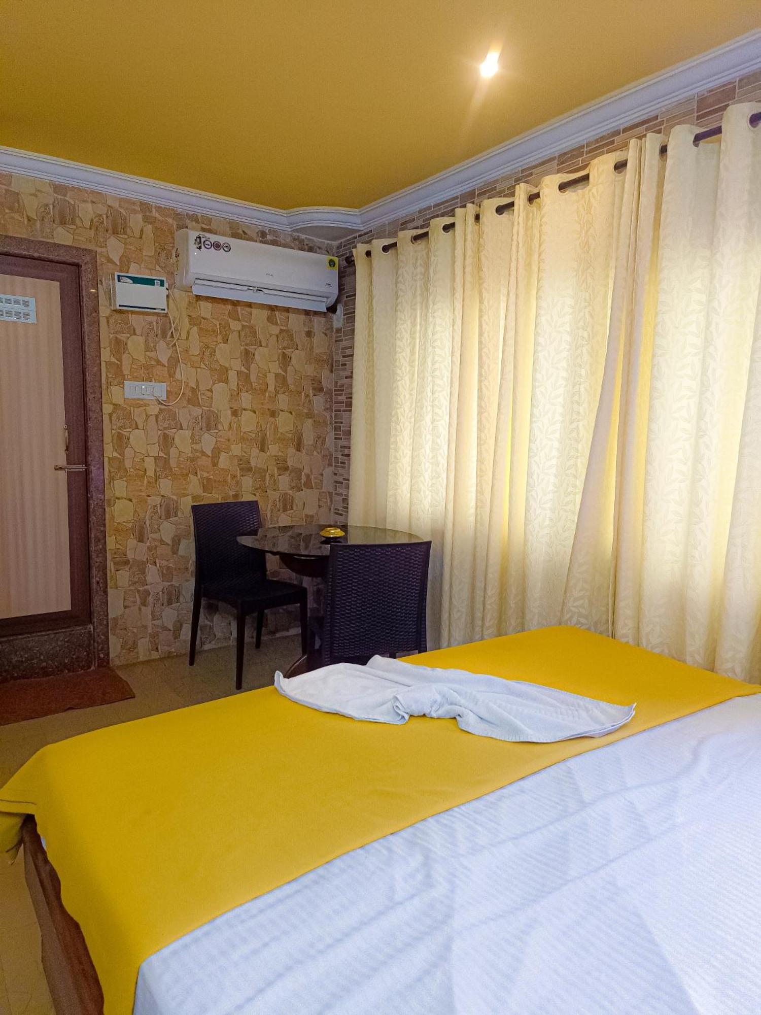 Shradha Luxury Room Calangute Ngoại thất bức ảnh